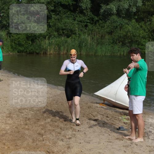 21.06.2026 - 29. Vierlanden-Triathlon Andreas Tolksdorf http://msf.ph/oto/9860833 21.06.2026 09:11:47 Schwimmen 255, 264, 300 meine-sportfotos.de