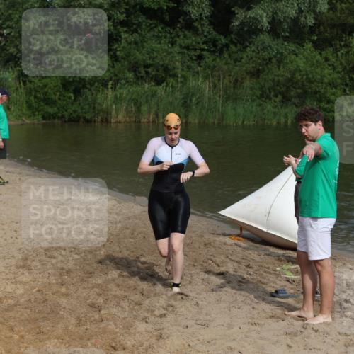21.06.2026 - 29. Vierlanden-Triathlon Andreas Tolksdorf http://msf.ph/oto/9860849 21.06.2026 09:11:47 Schwimmen 255, 264, 300 meine-sportfotos.de