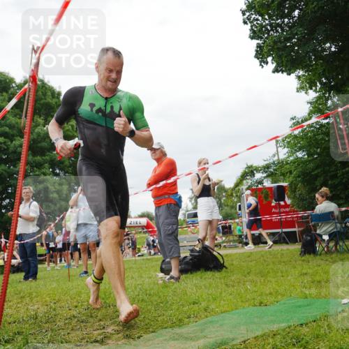 21.06.2026 - 29. Vierlanden-Triathlon LAZAROV Photography http://msf.ph/oto/9860850 21.06.2026 12:09:43 Schwimmen 930 meine-sportfotos.de