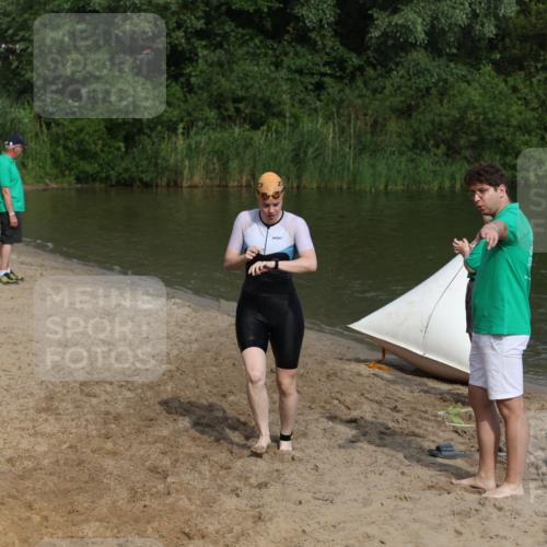 21.06.2026 - 29. Vierlanden-Triathlon Andreas Tolksdorf http://msf.ph/oto/9860859 21.06.2026 09:11:47 Schwimmen 255, 264, 300 meine-sportfotos.de
