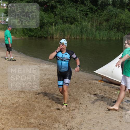 21.06.2026 - 29. Vierlanden-Triathlon Andreas Tolksdorf http://msf.ph/oto/9860893 21.06.2026 09:11:54 Schwimmen 300 meine-sportfotos.de
