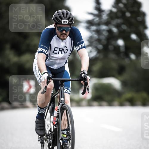 21.06.2026 - 29. Vierlanden-Triathlon H.Heesch http://msf.ph/oto/9860897 21.06.2026 12:07:54 Radfahren 674, 682, 691, 728, 899 meine-sportfotos.de