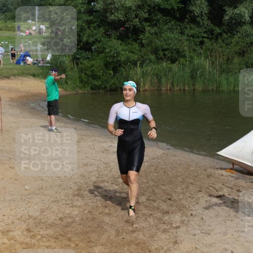 21.06.2026 - 29. Vierlanden-Triathlon Andreas Tolksdorf http://msf.ph/oto/9860911 21.06.2026 09:12:08 Schwimmen 252, 272 meine-sportfotos.de