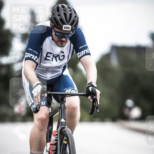 21.06.2026 - 29. Vierlanden-Triathlon H.Heesch http://msf.ph/oto/9860921 21.06.2026 12:07:54 Radfahren 674, 682, 691, 728, 899 meine-sportfotos.de