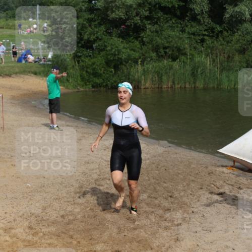 21.06.2026 - 29. Vierlanden-Triathlon Andreas Tolksdorf http://msf.ph/oto/9860924 21.06.2026 09:12:08 Schwimmen 252, 272 meine-sportfotos.de