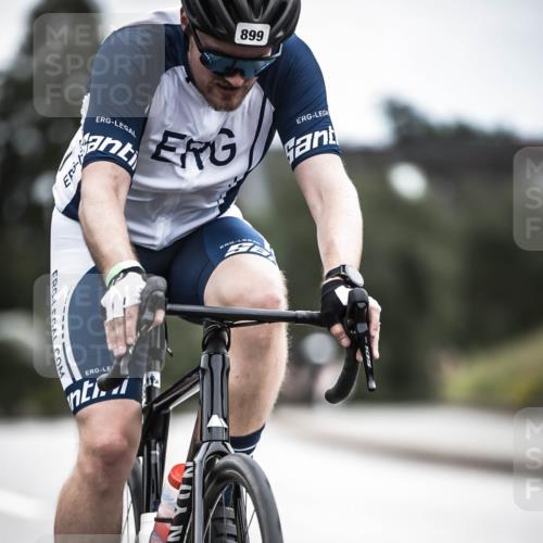 21.06.2026 - 29. Vierlanden-Triathlon H.Heesch http://msf.ph/oto/9860930 21.06.2026 12:07:54 Radfahren 674, 682, 691, 728, 899 meine-sportfotos.de