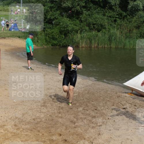 21.06.2026 - 29. Vierlanden-Triathlon Andreas Tolksdorf http://msf.ph/oto/9860972 21.06.2026 09:12:14 Schwimmen 272 meine-sportfotos.de