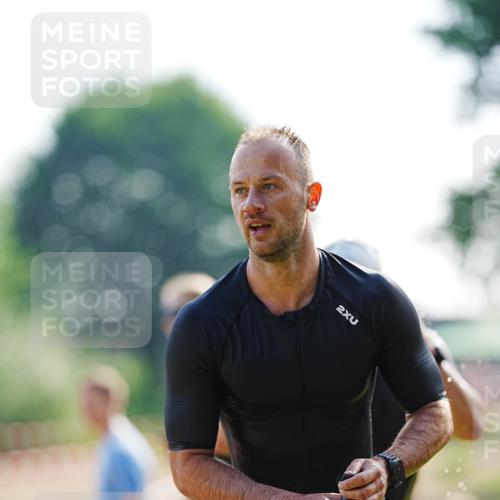 21.06.2026 - 29. Vierlanden-Triathlon LAZAROV Photography http://msf.ph/oto/9860991 21.06.2026 08:45:26 Schwimmen 69, 169, 174, 219 meine-sportfotos.de