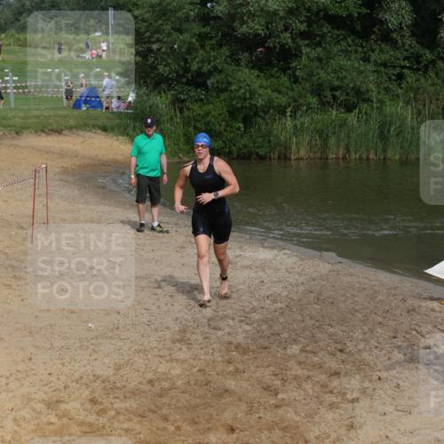 21.06.2026 - 29. Vierlanden-Triathlon Andreas Tolksdorf http://msf.ph/oto/9861046 21.06.2026 09:12:39 Schwimmen 235 meine-sportfotos.de