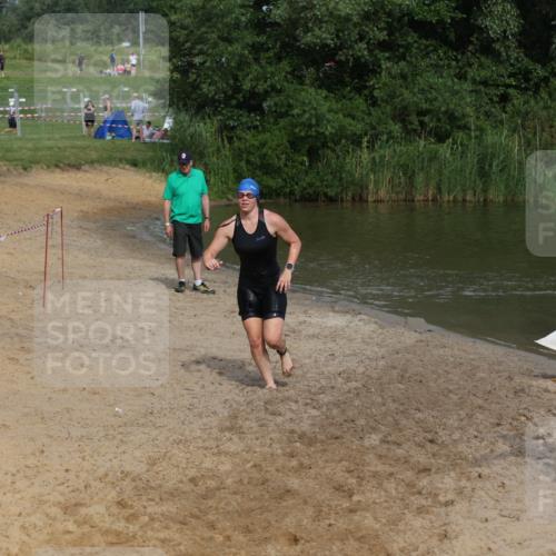 21.06.2026 - 29. Vierlanden-Triathlon Andreas Tolksdorf http://msf.ph/oto/9861059 21.06.2026 09:12:39 Schwimmen 235 meine-sportfotos.de