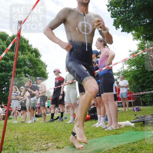 21.06.2026 - 29. Vierlanden-Triathlon LAZAROV Photography http://msf.ph/oto/9861092 21.06.2026 12:58:44 Schwimmen 1027, 1044, 1059, 1066 meine-sportfotos.de