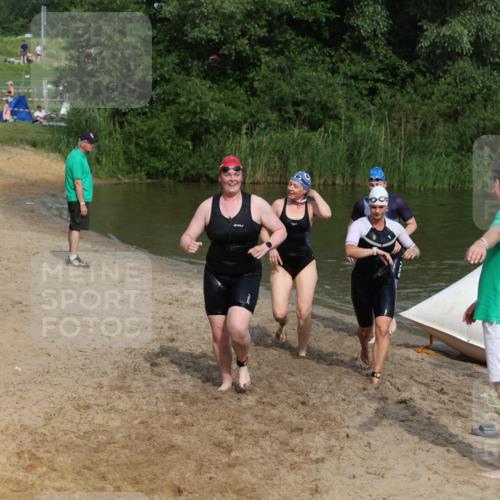21.06.2026 - 29. Vierlanden-Triathlon Andreas Tolksdorf http://msf.ph/oto/9861123 21.06.2026 09:13:04 Schwimmen 227, 230, 280, 292 meine-sportfotos.de