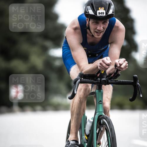 21.06.2026 - 29. Vierlanden-Triathlon H.Heesch http://msf.ph/oto/9861245 21.06.2026 12:08:22 Radfahren 793, 854, 865, 916, 937, 948, 949 meine-sportfotos.de