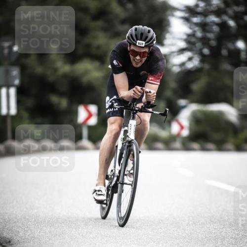 21.06.2026 - 29. Vierlanden-Triathlon H.Heesch http://msf.ph/oto/9861269 21.06.2026 12:08:30 Radfahren 246, 915, 937 meine-sportfotos.de