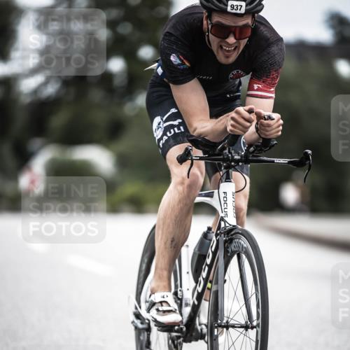 21.06.2026 - 29. Vierlanden-Triathlon H.Heesch http://msf.ph/oto/9861294 21.06.2026 12:08:30 Radfahren 246, 915, 937 meine-sportfotos.de