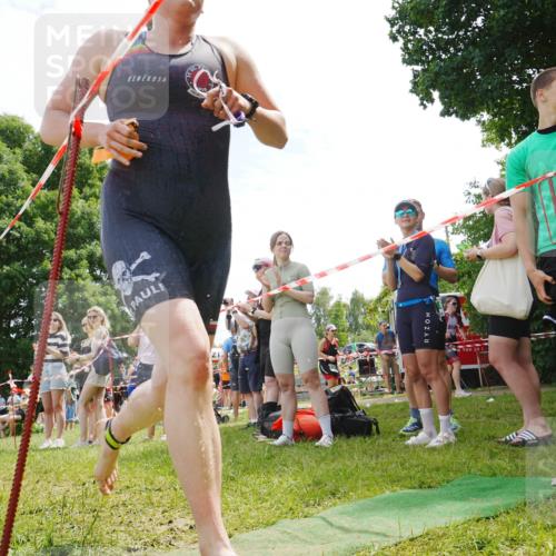 21.06.2026 - 29. Vierlanden-Triathlon LAZAROV Photography http://msf.ph/oto/9861295 21.06.2026 13:07:41 Schwimmen 1116 meine-sportfotos.de