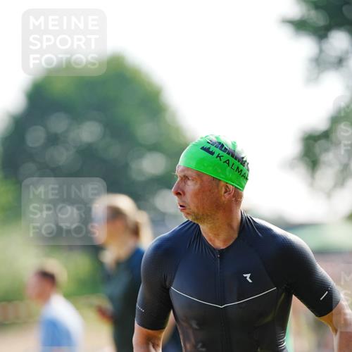 21.06.2026 - 29. Vierlanden-Triathlon LAZAROV Photography http://msf.ph/oto/9861296 21.06.2026 08:48:41 Schwimmen 75, 80, 119, 186, 198 meine-sportfotos.de
