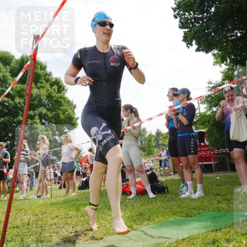 21.06.2026 - 29. Vierlanden-Triathlon LAZAROV Photography http://msf.ph/oto/9861303 21.06.2026 13:08:27 Schwimmen 1111, 1130, 1139 meine-sportfotos.de