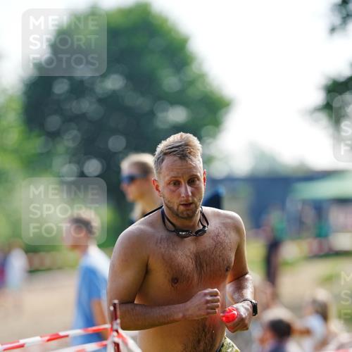 21.06.2026 - 29. Vierlanden-Triathlon LAZAROV Photography http://msf.ph/oto/9861334 21.06.2026 08:48:56 Schwimmen 59, 92 meine-sportfotos.de