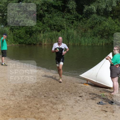 21.06.2026 - 29. Vierlanden-Triathlon Andreas Tolksdorf http://msf.ph/oto/9861337 21.06.2026 09:14:20 Schwimmen 133 meine-sportfotos.de