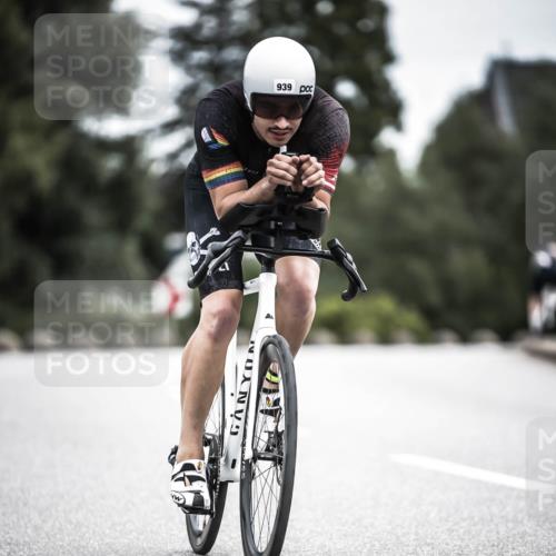 21.06.2026 - 29. Vierlanden-Triathlon H.Heesch http://msf.ph/oto/9861367 21.06.2026 12:08:46 Radfahren 939, 980 meine-sportfotos.de