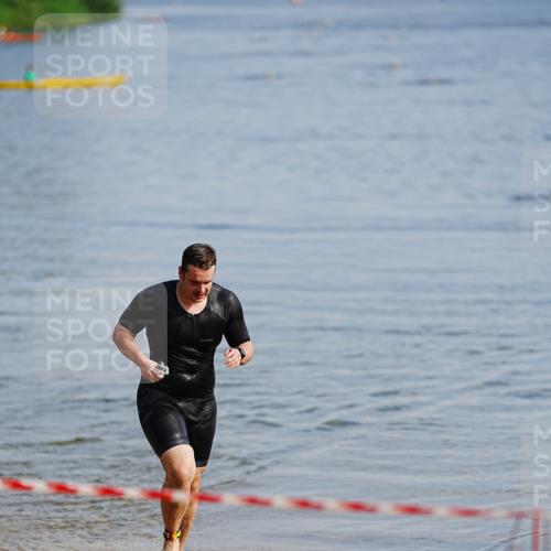 21.06.2026 - 29. Vierlanden-Triathlon LAZAROV Photography http://msf.ph/oto/9861368 21.06.2026 08:54:59 Schwimmen 19 meine-sportfotos.de