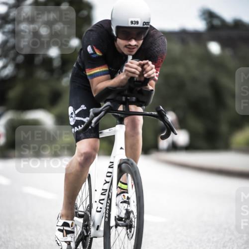 21.06.2026 - 29. Vierlanden-Triathlon H.Heesch http://msf.ph/oto/9861377 21.06.2026 12:08:46 Radfahren 939, 980 meine-sportfotos.de