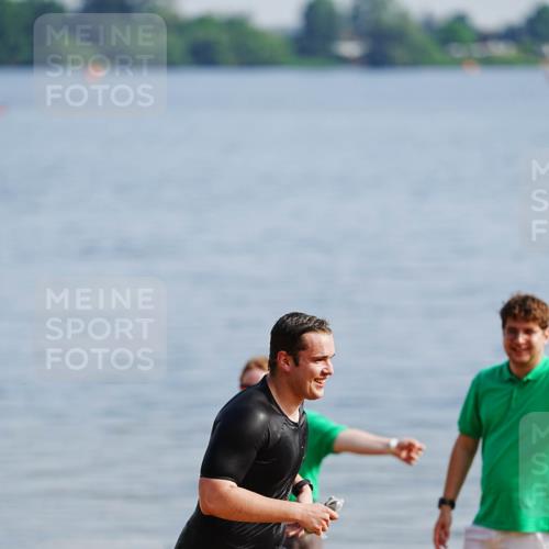 21.06.2026 - 29. Vierlanden-Triathlon LAZAROV Photography http://msf.ph/oto/9861387 21.06.2026 08:55:02 Schwimmen 19 meine-sportfotos.de