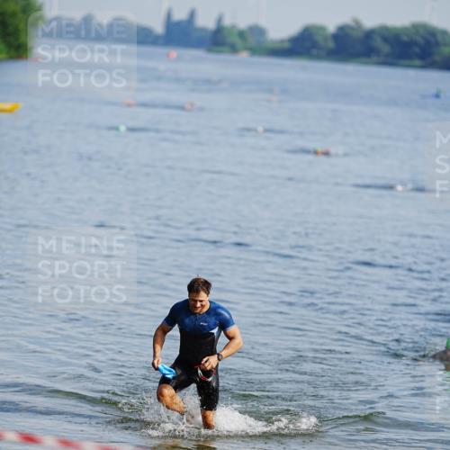 21.06.2026 - 29. Vierlanden-Triathlon LAZAROV Photography http://msf.ph/oto/9861403 21.06.2026 08:55:30 Schwimmen  meine-sportfotos.de