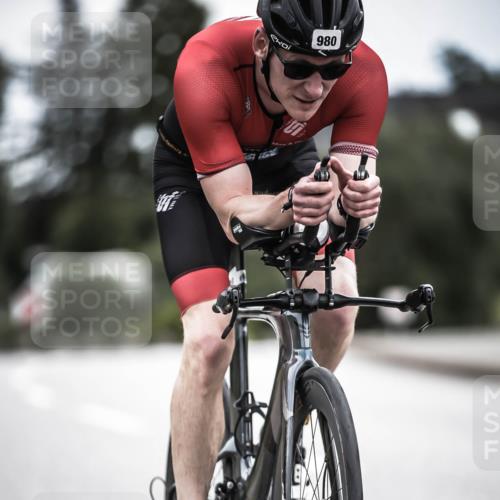 21.06.2026 - 29. Vierlanden-Triathlon H.Heesch http://msf.ph/oto/9861421 21.06.2026 12:08:49 Radfahren 939, 980 meine-sportfotos.de