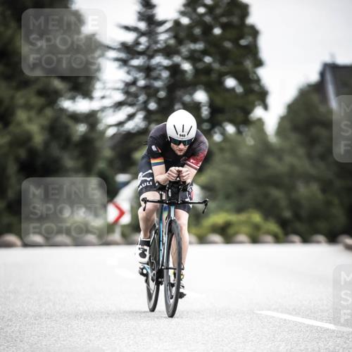 21.06.2026 - 29. Vierlanden-Triathlon H.Heesch http://msf.ph/oto/9861434 21.06.2026 12:08:58 Radfahren 932, 940 meine-sportfotos.de