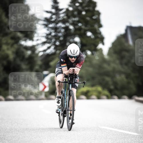 21.06.2026 - 29. Vierlanden-Triathlon H.Heesch http://msf.ph/oto/9861437 21.06.2026 12:08:58 Radfahren 932, 940 meine-sportfotos.de