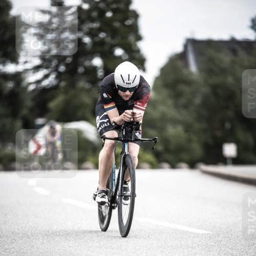 21.06.2026 - 29. Vierlanden-Triathlon H.Heesch http://msf.ph/oto/9861448 21.06.2026 12:08:58 Radfahren 932, 940 meine-sportfotos.de