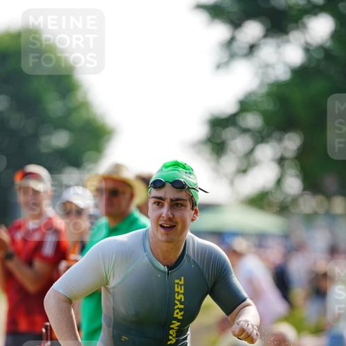 21.06.2026 - 29. Vierlanden-Triathlon LAZAROV Photography http://msf.ph/oto/9861455 21.06.2026 08:57:22 Schwimmen 41 meine-sportfotos.de