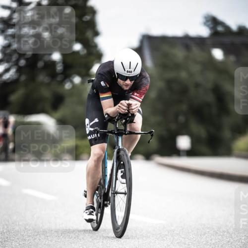 21.06.2026 - 29. Vierlanden-Triathlon H.Heesch http://msf.ph/oto/9861457 21.06.2026 12:08:58 Radfahren 932, 940 meine-sportfotos.de