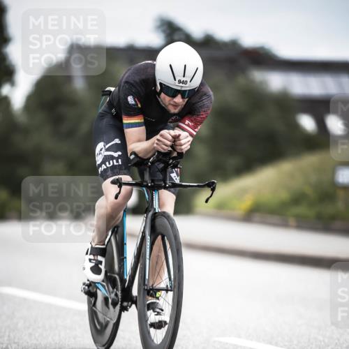 21.06.2026 - 29. Vierlanden-Triathlon H.Heesch http://msf.ph/oto/9861471 21.06.2026 12:08:59 Radfahren 832, 932, 940 meine-sportfotos.de