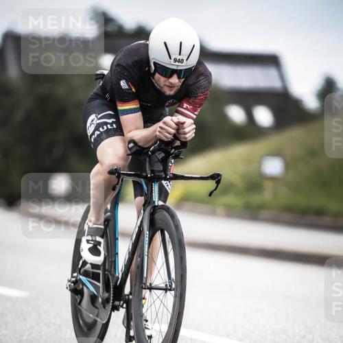 21.06.2026 - 29. Vierlanden-Triathlon H.Heesch http://msf.ph/oto/9861477 21.06.2026 12:08:59 Radfahren 832, 932, 940 meine-sportfotos.de