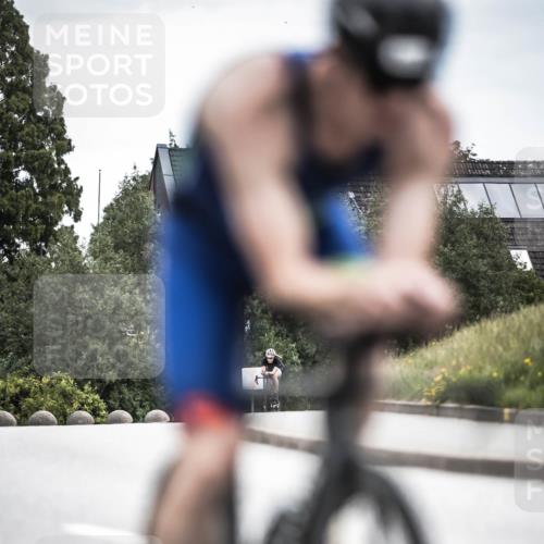 21.06.2026 - 29. Vierlanden-Triathlon H.Heesch http://msf.ph/oto/9861507 21.06.2026 12:09:03 Radfahren 675, 832, 932 meine-sportfotos.de