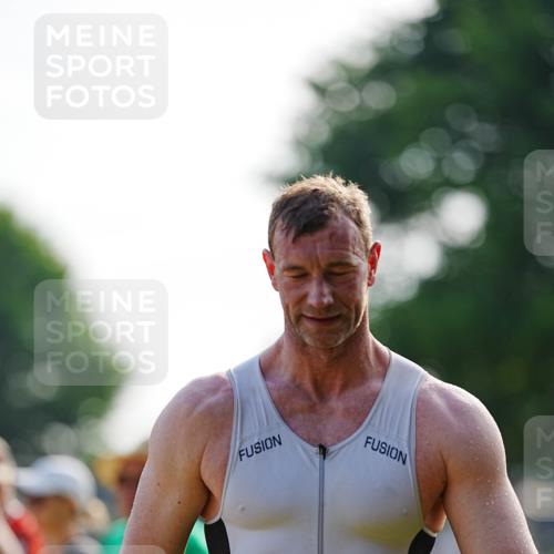 21.06.2026 - 29. Vierlanden-Triathlon LAZAROV Photography http://msf.ph/oto/9861520 21.06.2026 08:58:33 Schwimmen 8, 137, 158 meine-sportfotos.de