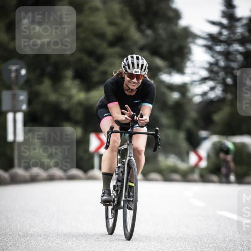 21.06.2026 - 29. Vierlanden-Triathlon H.Heesch http://msf.ph/oto/9861521 21.06.2026 12:09:12 Radfahren 883, 929 meine-sportfotos.de