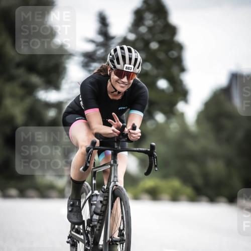 21.06.2026 - 29. Vierlanden-Triathlon H.Heesch http://msf.ph/oto/9861547 21.06.2026 12:09:13 Radfahren 883, 929 meine-sportfotos.de