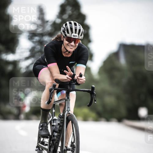 21.06.2026 - 29. Vierlanden-Triathlon H.Heesch http://msf.ph/oto/9861550 21.06.2026 12:09:13 Radfahren 883, 929 meine-sportfotos.de