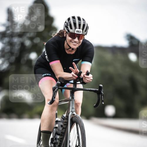 21.06.2026 - 29. Vierlanden-Triathlon H.Heesch http://msf.ph/oto/9861557 21.06.2026 12:09:13 Radfahren 883, 929 meine-sportfotos.de