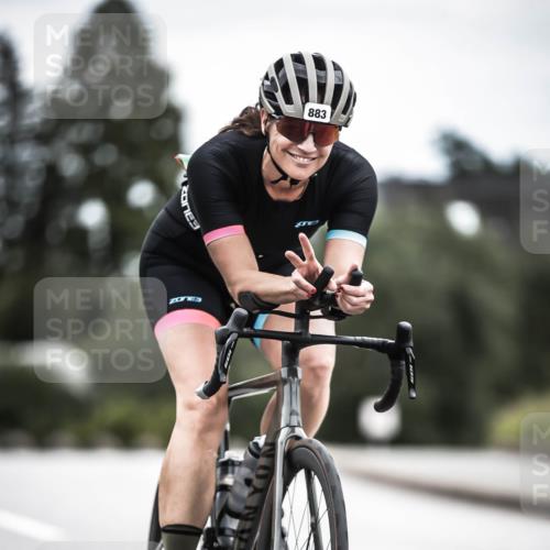 21.06.2026 - 29. Vierlanden-Triathlon H.Heesch http://msf.ph/oto/9861560 21.06.2026 12:09:13 Radfahren 883, 929 meine-sportfotos.de