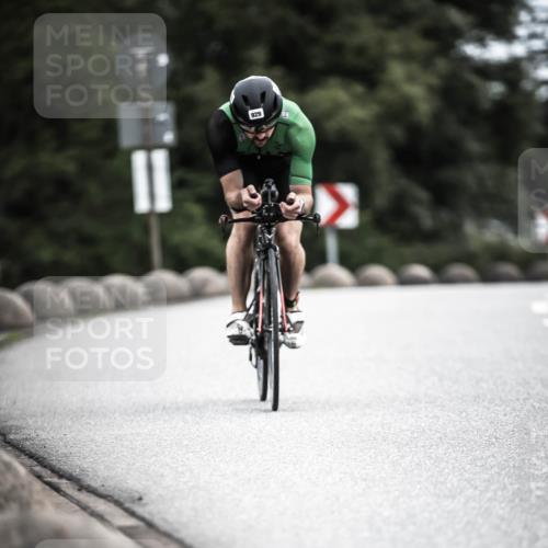 21.06.2026 - 29. Vierlanden-Triathlon H.Heesch http://msf.ph/oto/9861578 21.06.2026 12:09:17 Radfahren 883, 929 meine-sportfotos.de