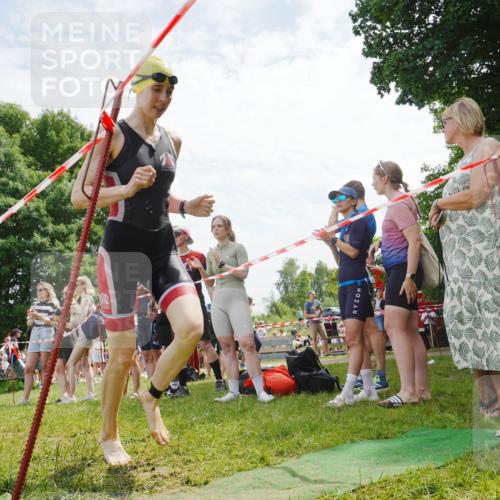 21.06.2026 - 29. Vierlanden-Triathlon LAZAROV Photography http://msf.ph/oto/9861672 21.06.2026 13:13:21 Schwimmen 1106, 1109 meine-sportfotos.de