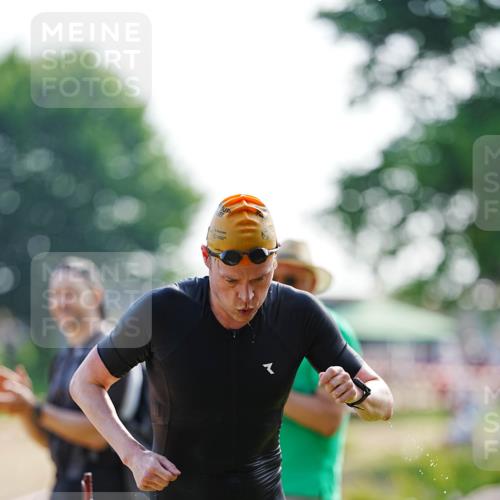 21.06.2026 - 29. Vierlanden-Triathlon LAZAROV Photography http://msf.ph/oto/9861680 21.06.2026 09:01:36 Schwimmen 64 meine-sportfotos.de