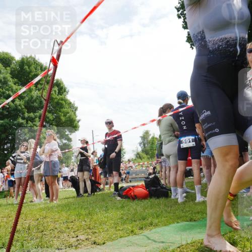 21.06.2026 - 29. Vierlanden-Triathlon LAZAROV Photography http://msf.ph/oto/9861685 21.06.2026 13:14:26 Schwimmen 1142, 1144 meine-sportfotos.de