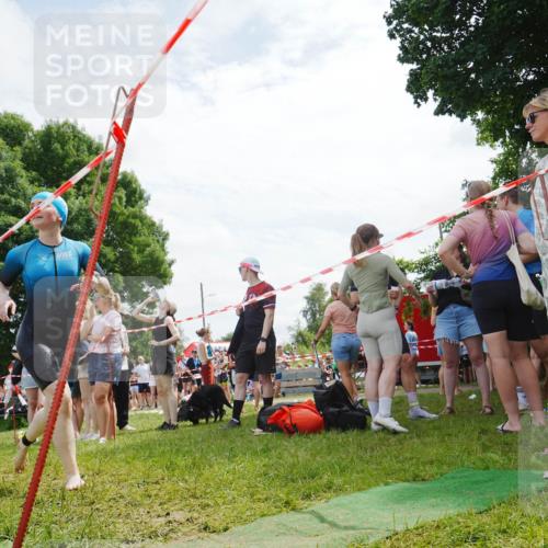 21.06.2026 - 29. Vierlanden-Triathlon LAZAROV Photography http://msf.ph/oto/9861688 21.06.2026 13:15:02 Schwimmen 1137 meine-sportfotos.de