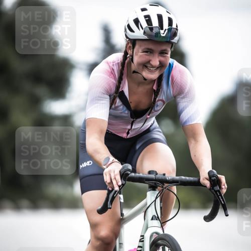 21.06.2026 - 29. Vierlanden-Triathlon H.Heesch http://msf.ph/oto/9861712 21.06.2026 12:09:31 Radfahren 872, 961 meine-sportfotos.de